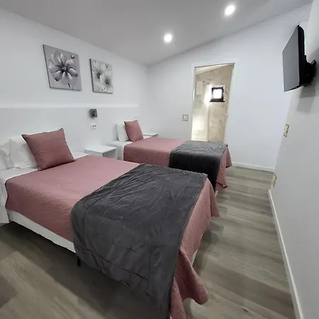 ゲストハウス Center *