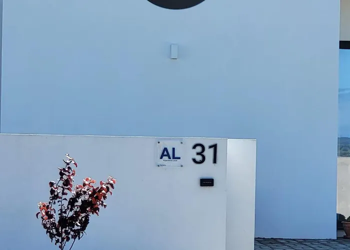 ゲストハウス Center *