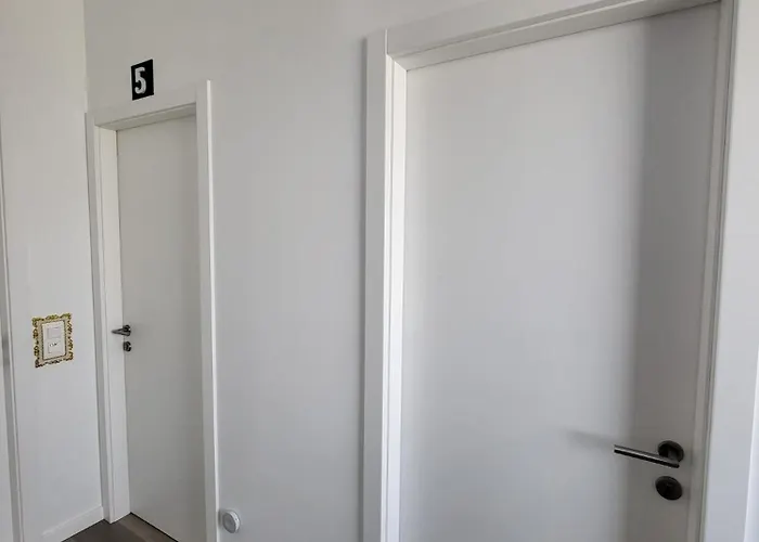 Center ゲストハウス