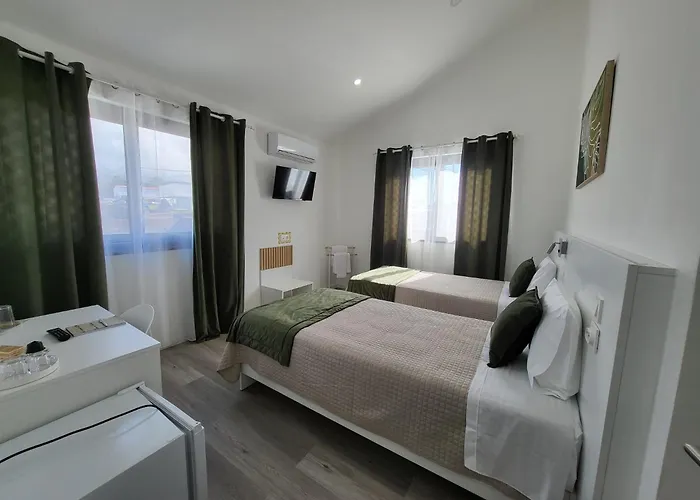 Center ゲストハウス マダレナ