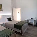 Center בית הארחה מדלנה