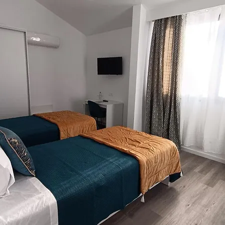 Center בית הארחה מדלנה