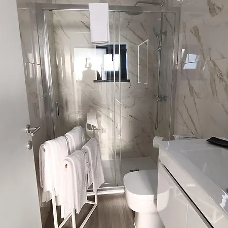 בית הארחה Center מדלנה