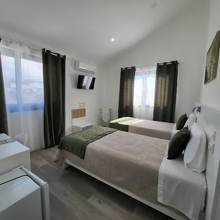 Center בית הארחה מדלנה